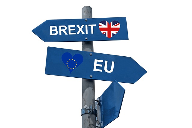 Graphic of signpost with Brexit Britain and EU pointing in opposite directiosn